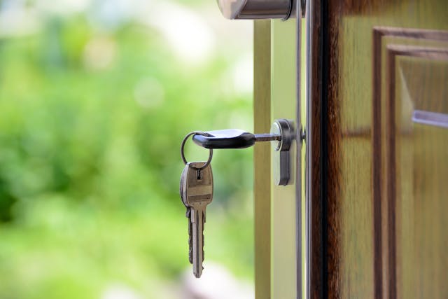 House keys in a door